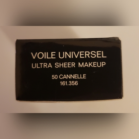 CHANEL Ultra Sheer Makeup - Picture 4 of 4